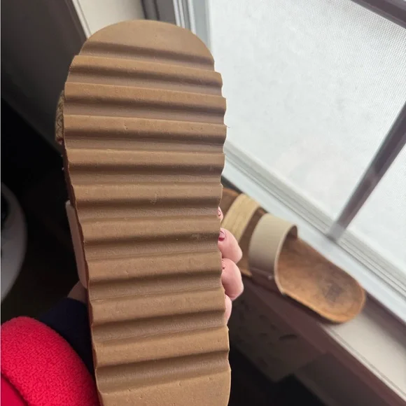 Reef Women's Woven Tan and Cream Sandals - Picture 3 of 4